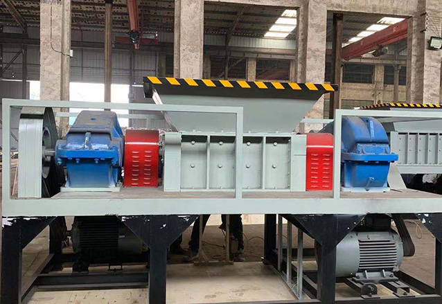 Tyre Shredder Machine