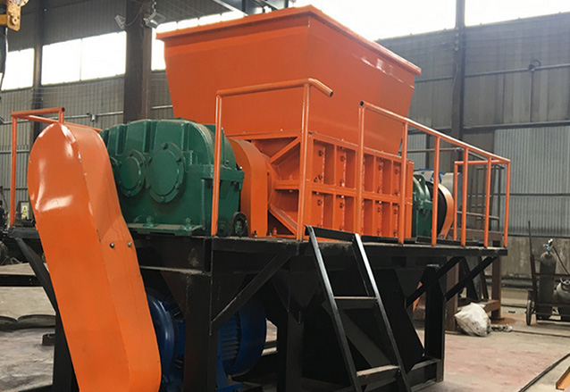 Tyre Shredder Machine